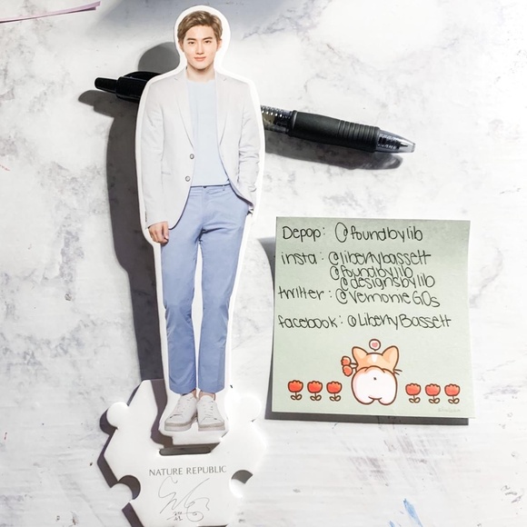 EXO SUHO NATURE REPUBLIC STANDEE - Picture 2 of 2
